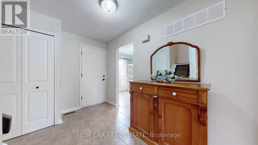3103 Autumn Hill Crescent — photo 8 of 40