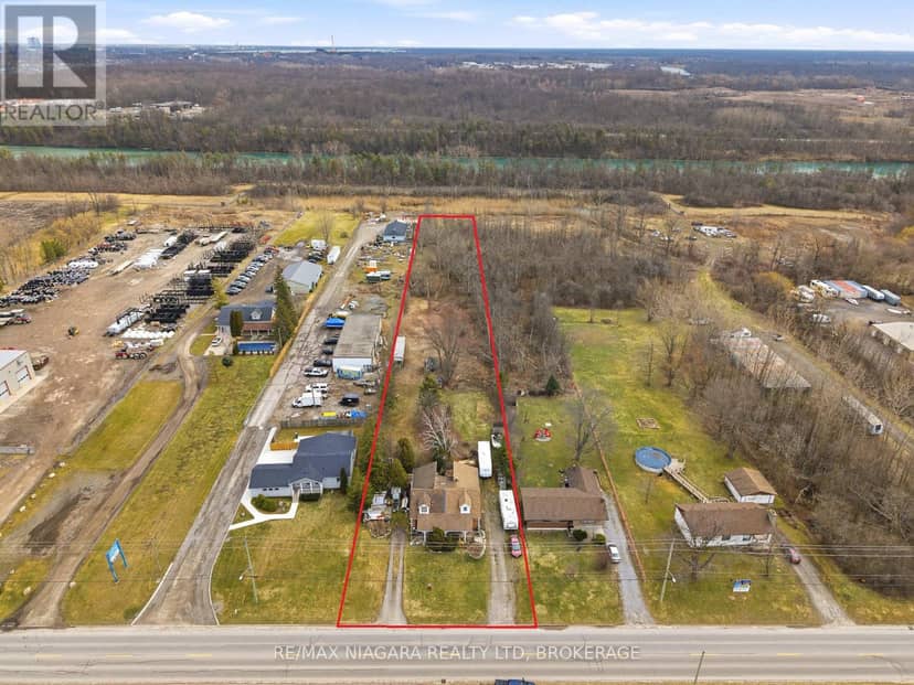 8356 Oakwood Drive, Niagara Falls