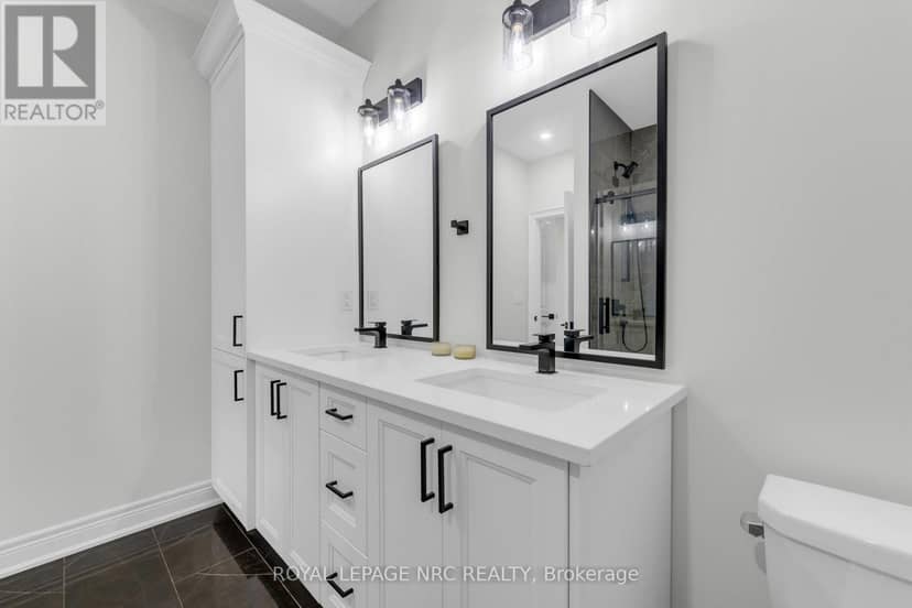732 Clarence Street — photo 18 of 25