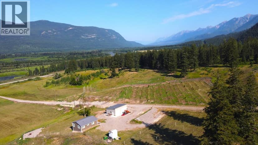 726 95 Highway, Spillimacheen, photo 6