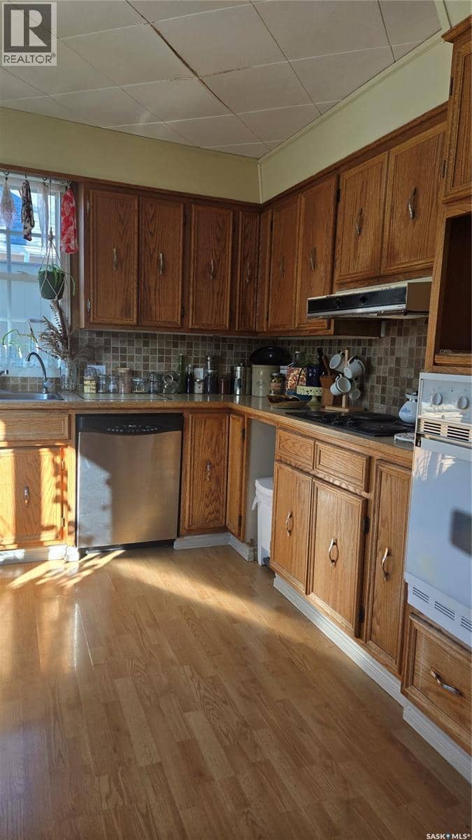 118 Second STREET W — photo 9 of 20