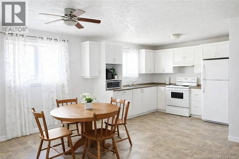 894 Principale Street — photo 7 of 18