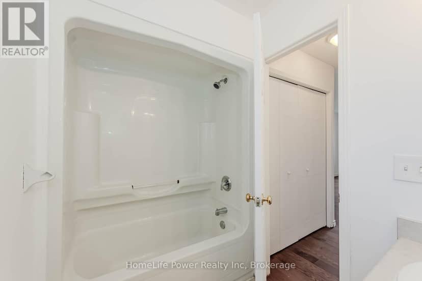 4 Darling Crescent — photo 28 of 40