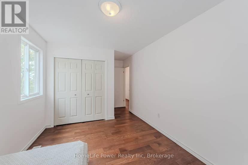 4 Darling Crescent — photo 32 of 40