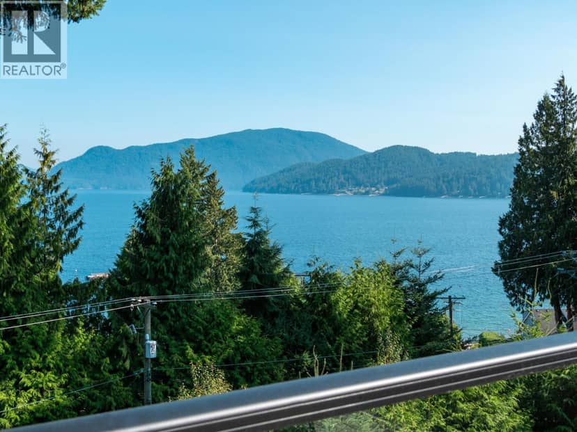 1832 NORTH ROAD, Gibsons