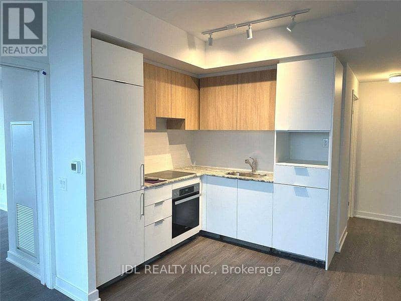 1120 - 20 O'Neill Road — photo 4 of 17