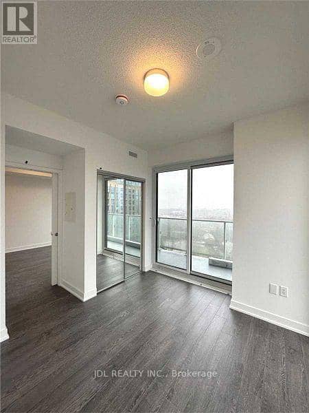 1120 - 20 O'Neill Road — photo 6 of 17