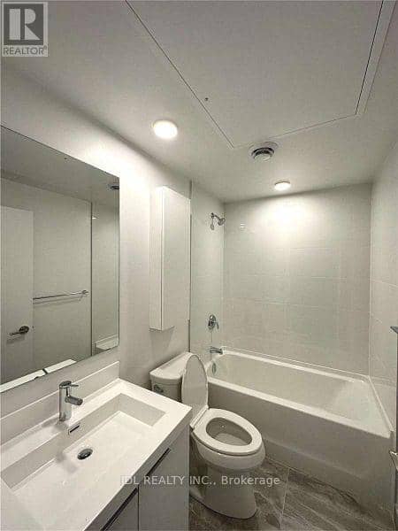 1120 - 20 O'Neill Road — photo 8 of 17