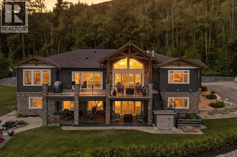 1401 65 Street SW, Salmon Arm