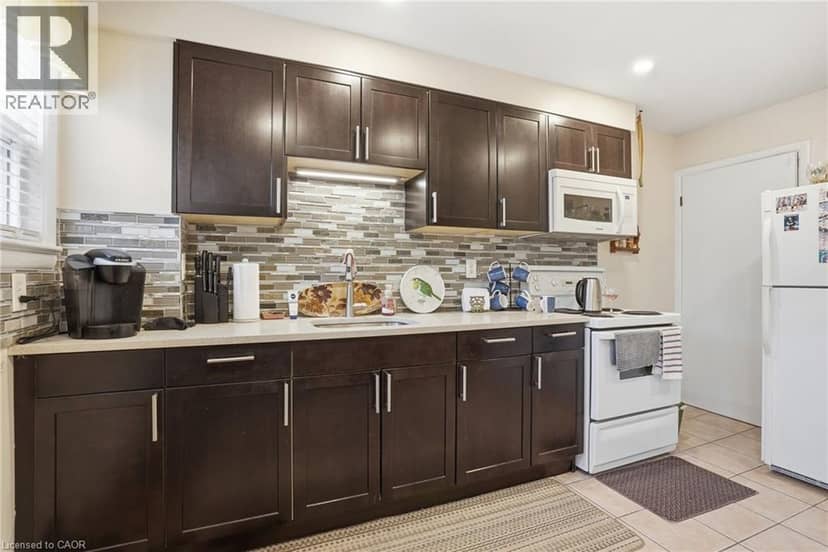 424 EAST 42ND Street — photo 6 of 17