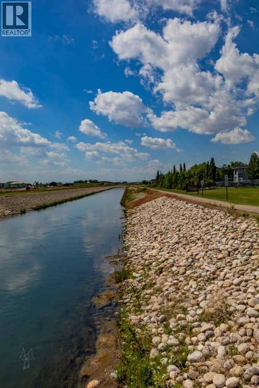 980 South Shore Terrace, Chestermere, photo 2