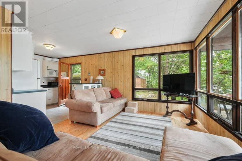32 Island 65C — photo 11 of 39