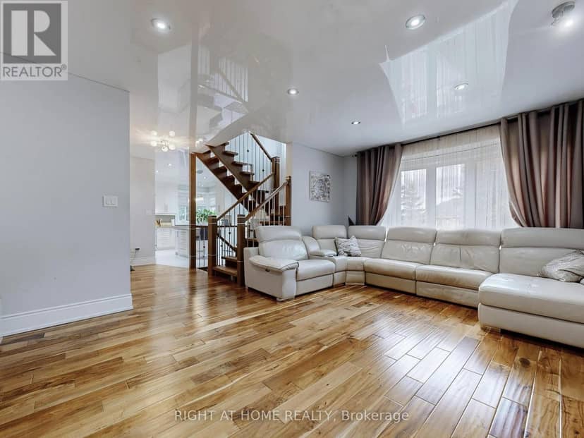 963 Northern Prospect Crescent — photo 16 of 40
