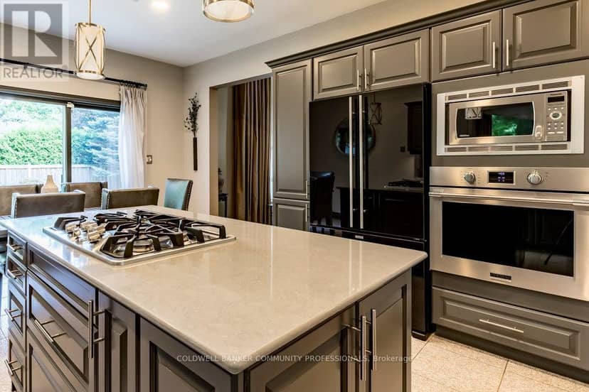 223 Briar Hill Crescent — photo 12 of 40