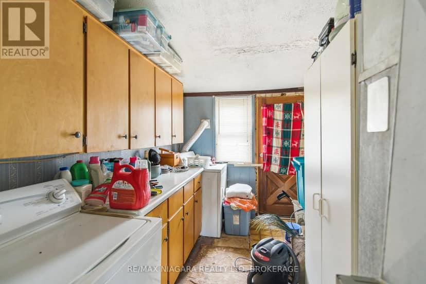 8356 Oakwood Drive — photo 13 of 29