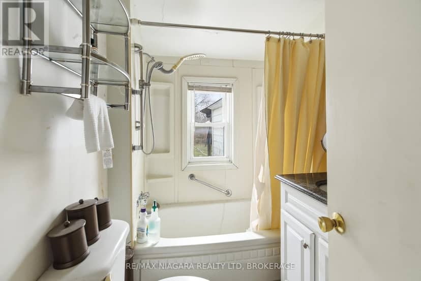 8356 Oakwood Drive — photo 17 of 30