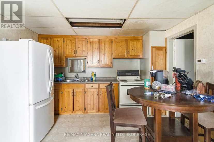 8356 Oakwood Drive — photo 14 of 30
