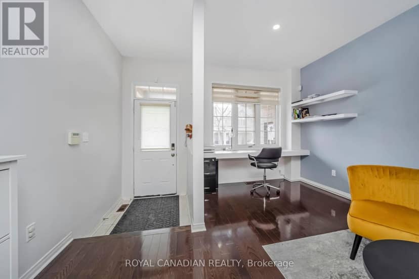 10 Yellowknife Road — photo 2 of 40