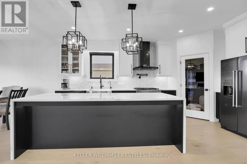 104 Crestview Drive — photo 10 of 40