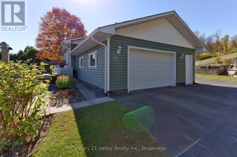 255 Flat Road — photo 4 of 40