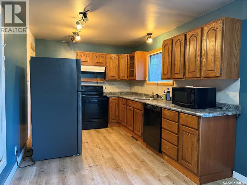 518 3rd AVENUE W, Meadow Lake, photo 2