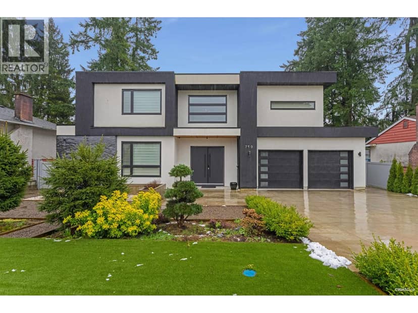 710 IVY AVENUE, Coquitlam