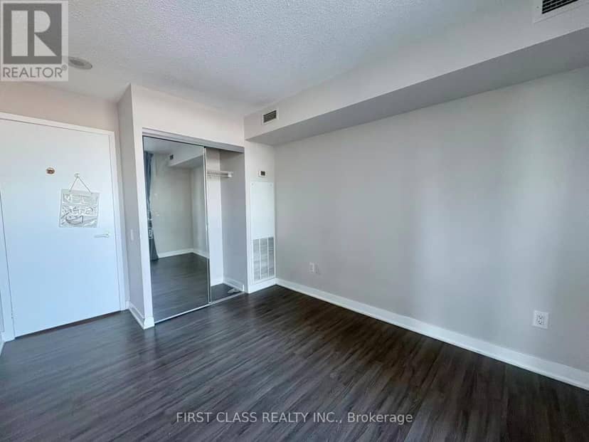 1511 - 33 Singer Court — photo 8 of 20