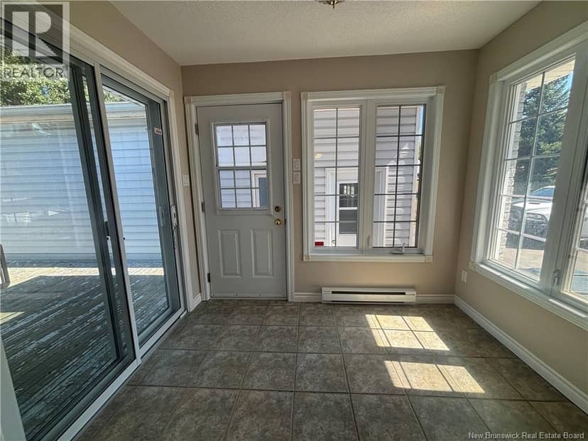 1610 St Peter Avenue — photo 15 of 38