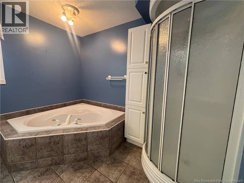 1610 St Peter Avenue — photo 25 of 38