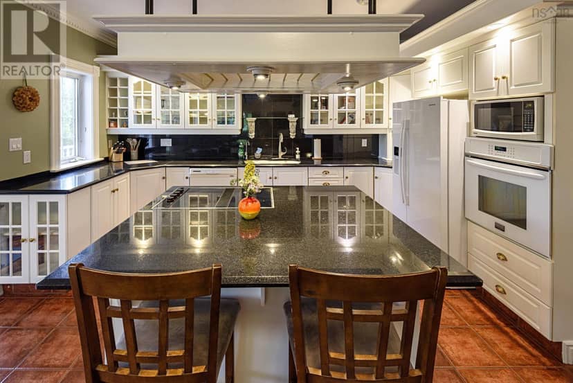 82 Tower Road — photo 10 of 40