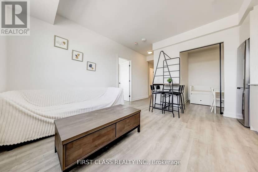 904 - 2369 Danforth Avenue — photo 11 of 22
