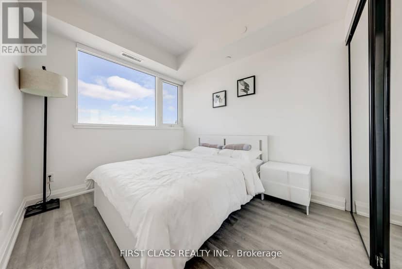 904 - 2369 Danforth Avenue — photo 13 of 22