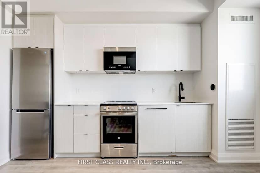 904 - 2369 Danforth Avenue — photo 9 of 22