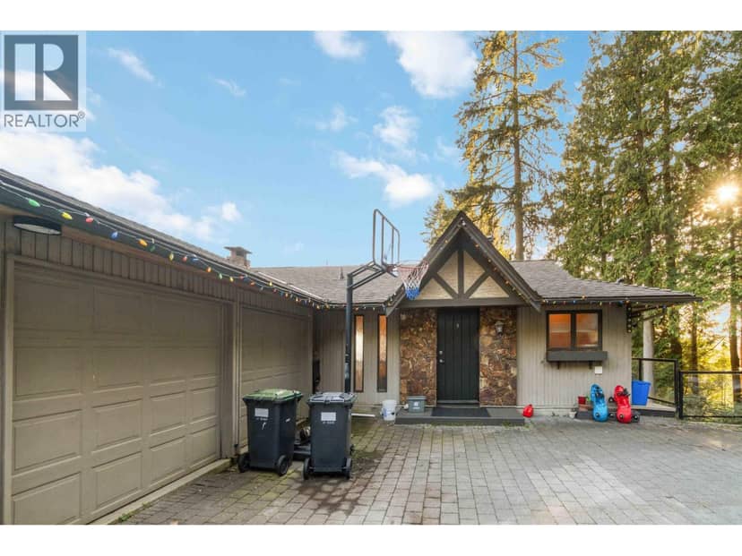 5189 MADEIRA COURT, North Vancouver