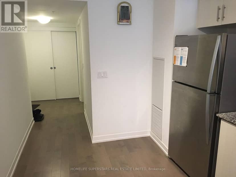 305 - 10 Willison Square N — photo 15 of 27