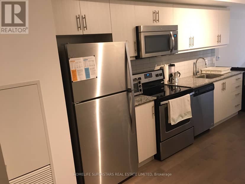 305 - 10 Willison Square N — photo 16 of 27