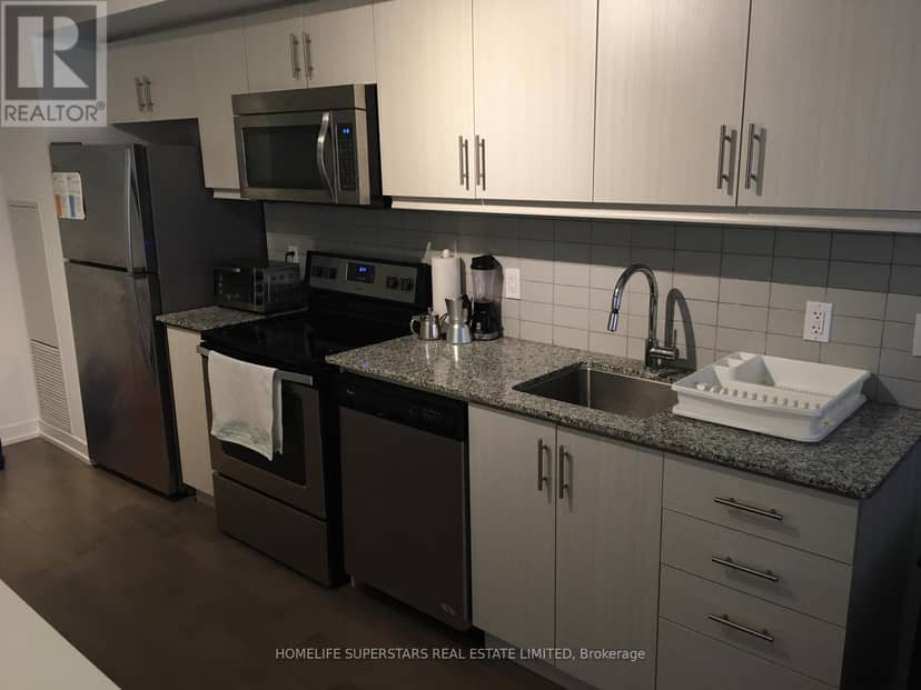 305 - 10 Willison Square N — photo 17 of 27