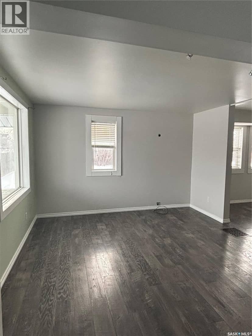 331 3rd AVENUE W — photo 8 of 27