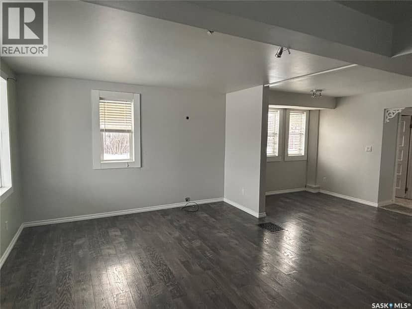 331 3rd AVENUE W — photo 9 of 27