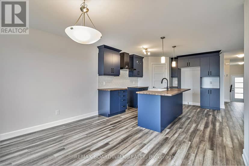 481 Falcon Lane — photo 4 of 19