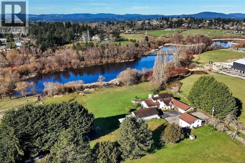 4220 Blenkinsop Rd, Saanich