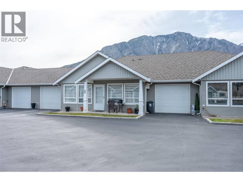 601 9th Street Unit# 8, Keremeos