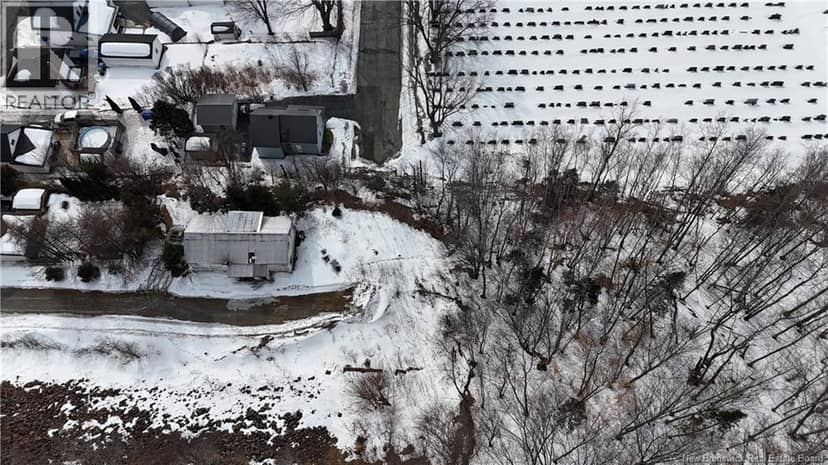 39 Collin Avenue — photo 2 of 5