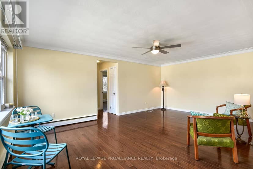8 - 167 Pearl Street E — photo 14 of 23