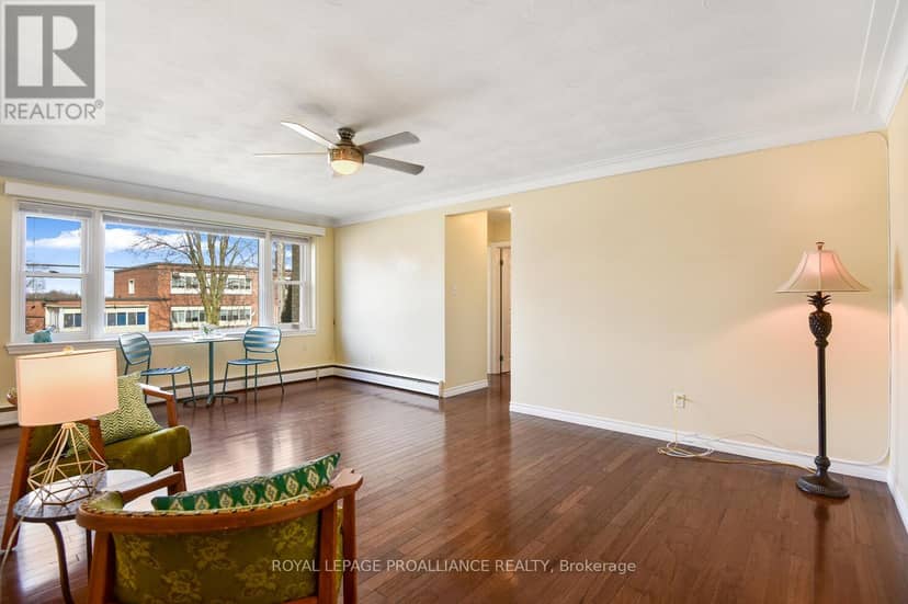 8 - 167 Pearl Street E — photo 5 of 23
