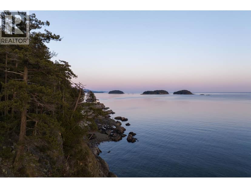 LOT C SUNSHINE COAST HIGHWAY, Sechelt