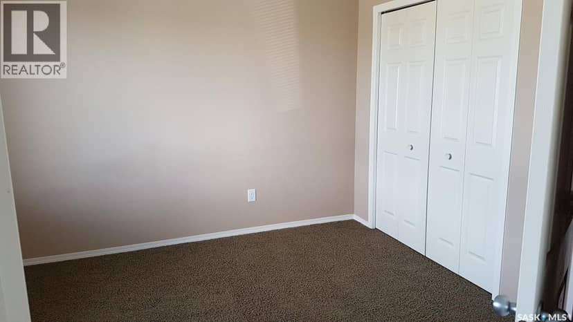 1 201 Carlyle AVENUE — photo 16 of 20