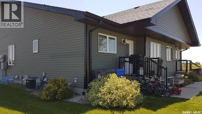 1 201 Carlyle AVENUE, Carlyle, photo 3