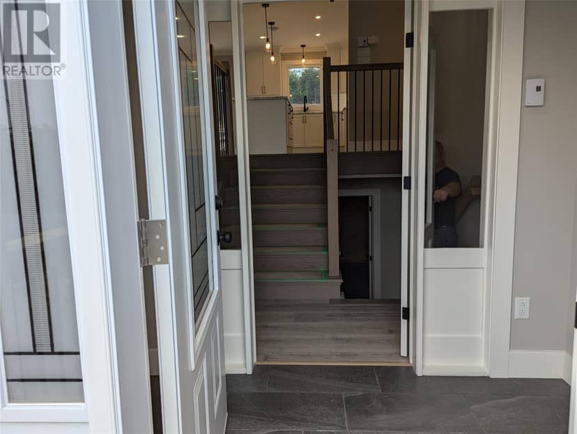 41 Swansea Street — photo 12 of 14
