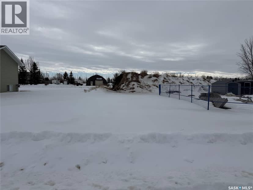 208 Willow CRESCENT — photo 2 of 2